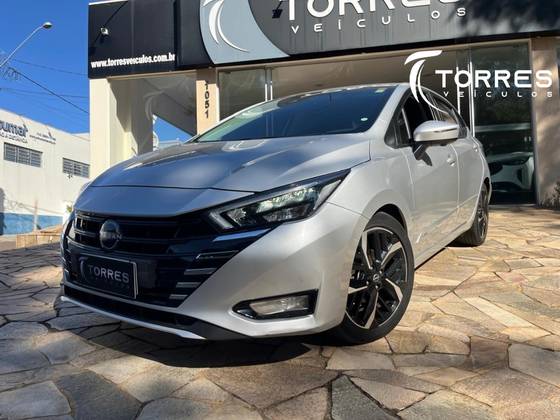 NISSAN VERSA 1.6 16V FLEX EXCLUSIVE XTRONIC NISSAN VERSA 1.6 16V FLEX EXCLUSIVE XTRONIC